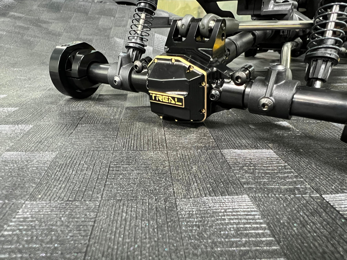 TREAL SCX10 Pro Brass Rear Axle Center 3rd Member Housing w Diff Cover Heavy Weight Upgrades Compatible with Axial 1/10th SCX10 PRO Comp Kit